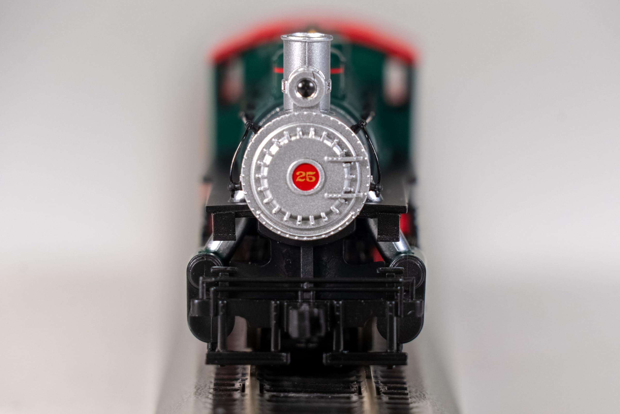 Amazon.co.jp: Bachmann Trains - USRA 0-6-0 with Smoke & Slope